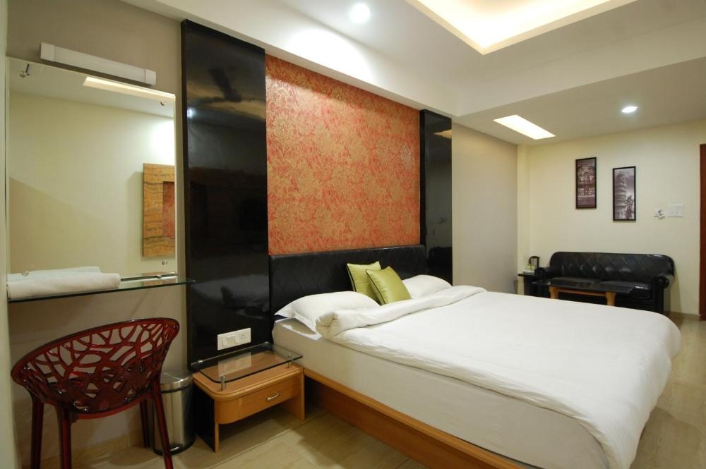 Room image 4