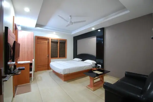 Hotel Ambassador 8