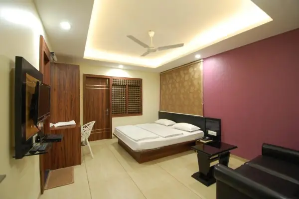 Hotel Ambassador 9